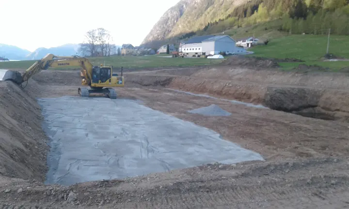 Fjøstomt, bilete 1 av 12